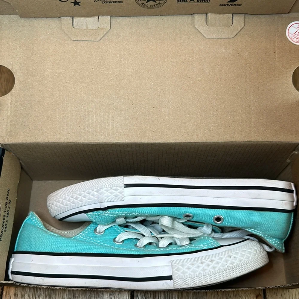 Converse Light Aqua Chuck Taylor All Star Junior's Ox Lace Up Low Top / Sz 13Y
